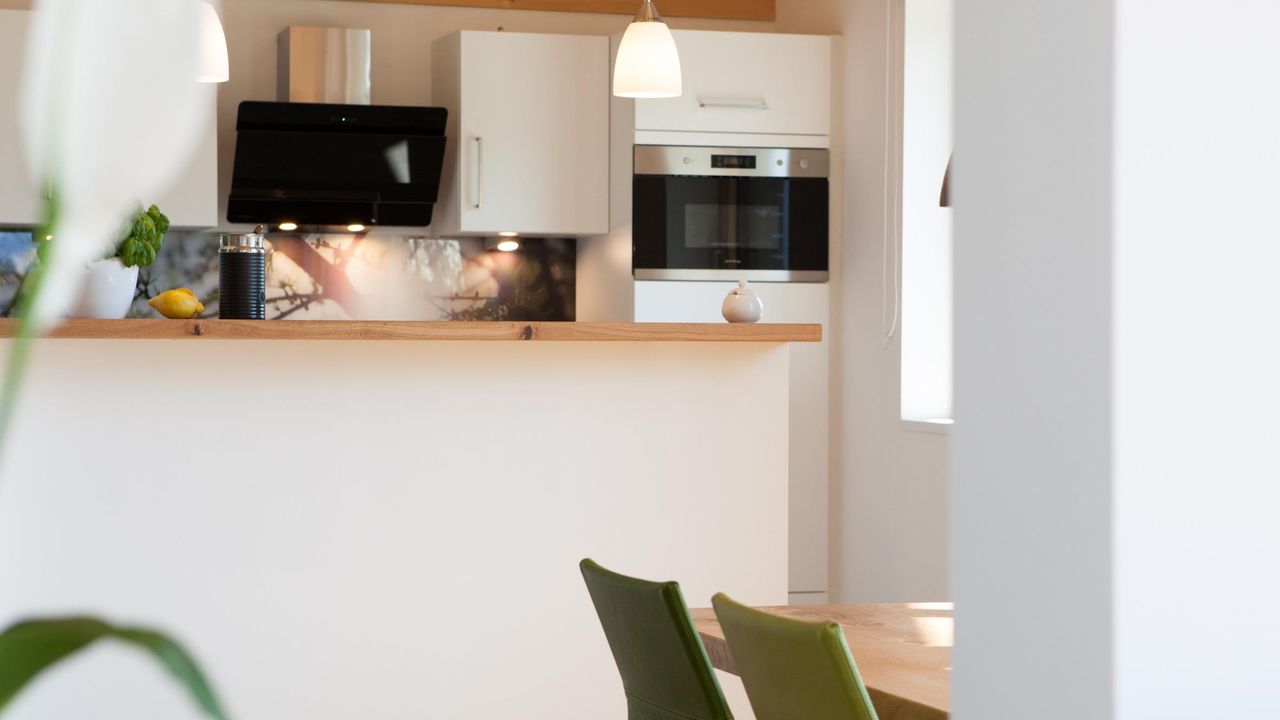 Küche und Essbereich Küche und Essbereich